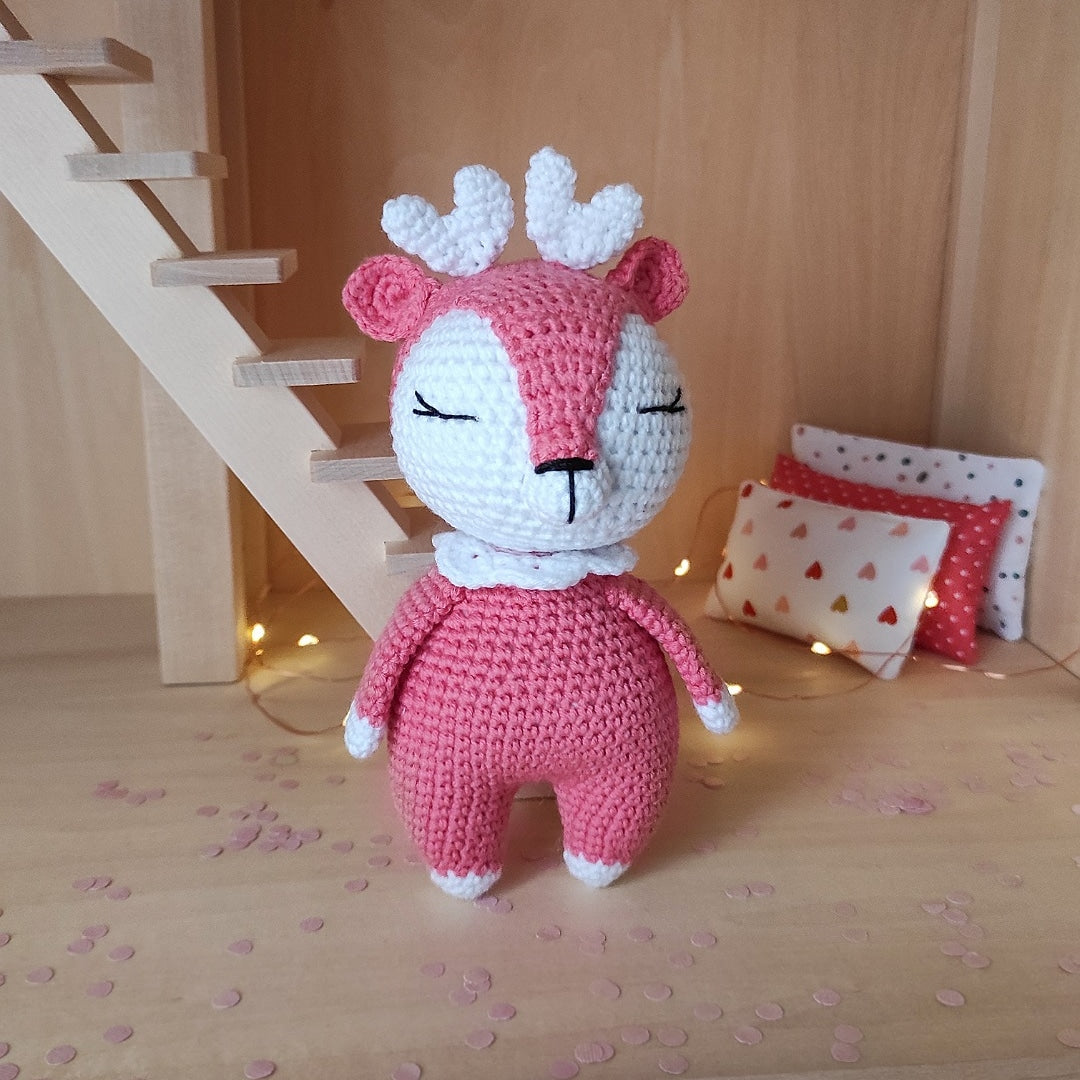 Πλεκτό κουκλάκι amigurumi φούξια ελάφι, ύψος 16εκ