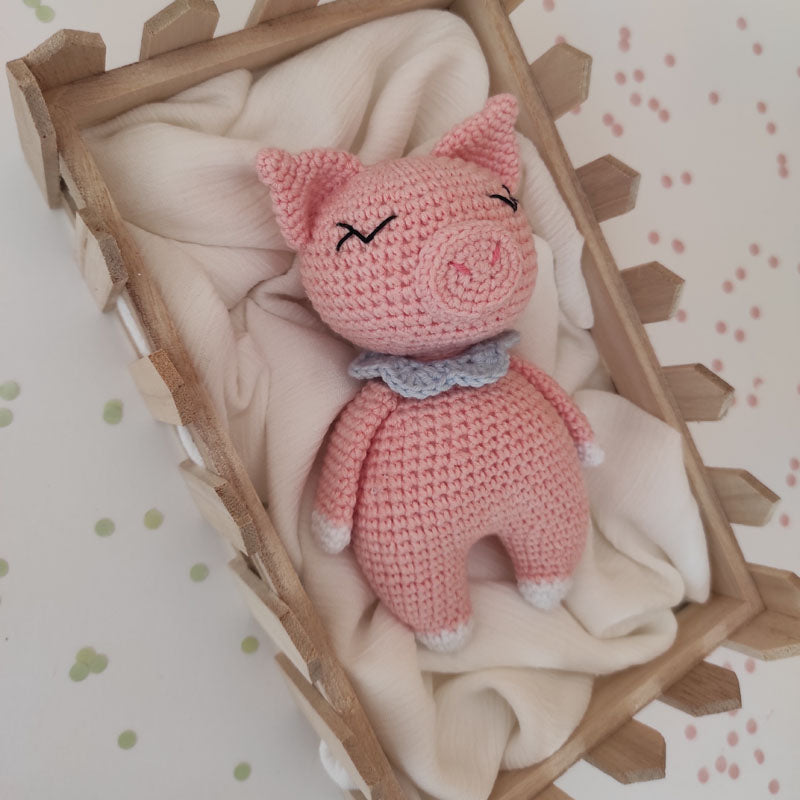 Πλεκτό κουκλάκι amigurumi γουρουνάκι ροζ, ύψος 16εκ