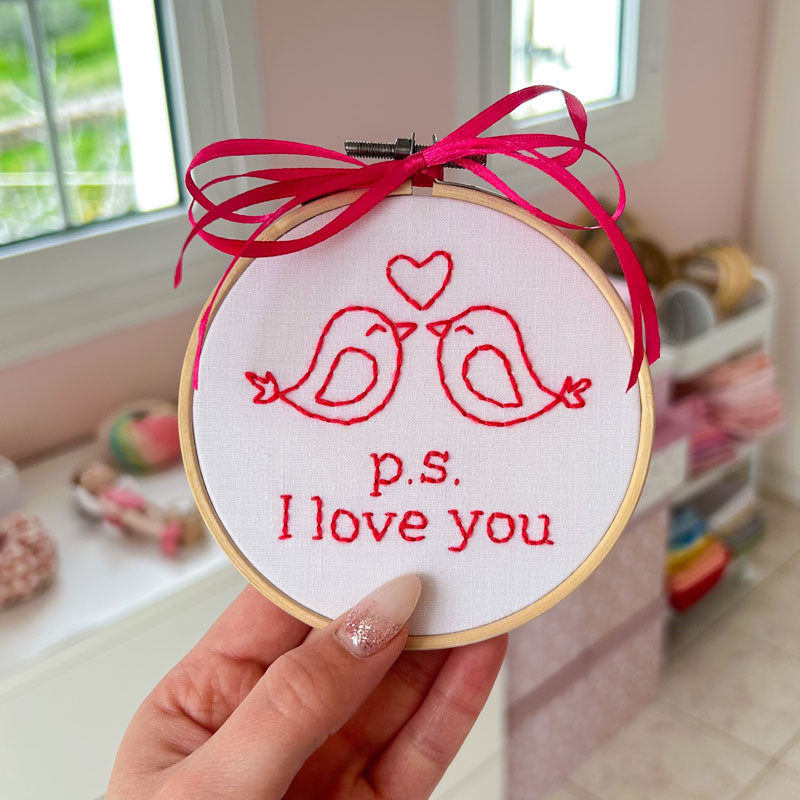 "P.S I Love You" Διακοσμητικό Tελάρο Kεντήματος για τον Άγιο Βαλεντίνο