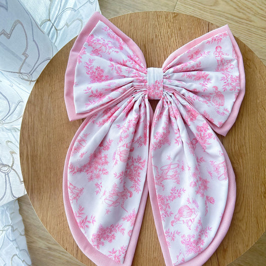 Διακοσμητικός Χειροποίητος Υφασμάτινος Φιόγκος σε Λευκό και Λευκό με Ροζ Παράσταση Αγγελάκια - Ύψος 47εκ Μήκος 30εκ