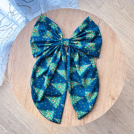 Πράσινος Φιόγκος με Χριστουγεννιάτικα Δέντρα - Διακοσμητικός Χειροποίητος Υφασμάτινος Φιόγκος - Ύψος 45εκ Μήκος 30εκ