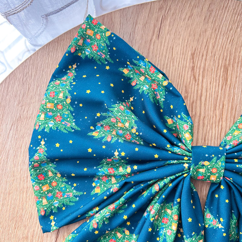 Πράσινος Φιόγκος με Χριστουγεννιάτικα Δέντρα - Διακοσμητικός Χειροποίητος Υφασμάτινος Φιόγκος - Ύψος 45εκ Μήκος 30εκ