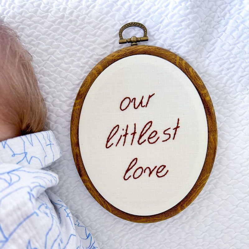 Vintage Βρεφικό Τελάρο Κεντήματος "our littlest love", οβάλ 12,5εκ*9εκ