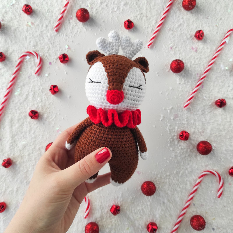 Πλεκτό κουκλάκι Rudolf - Χειροποίητο Χριστουγεννιάτικο Δώρο για Μωρά και Παιδιά - Ύψος 16εκ