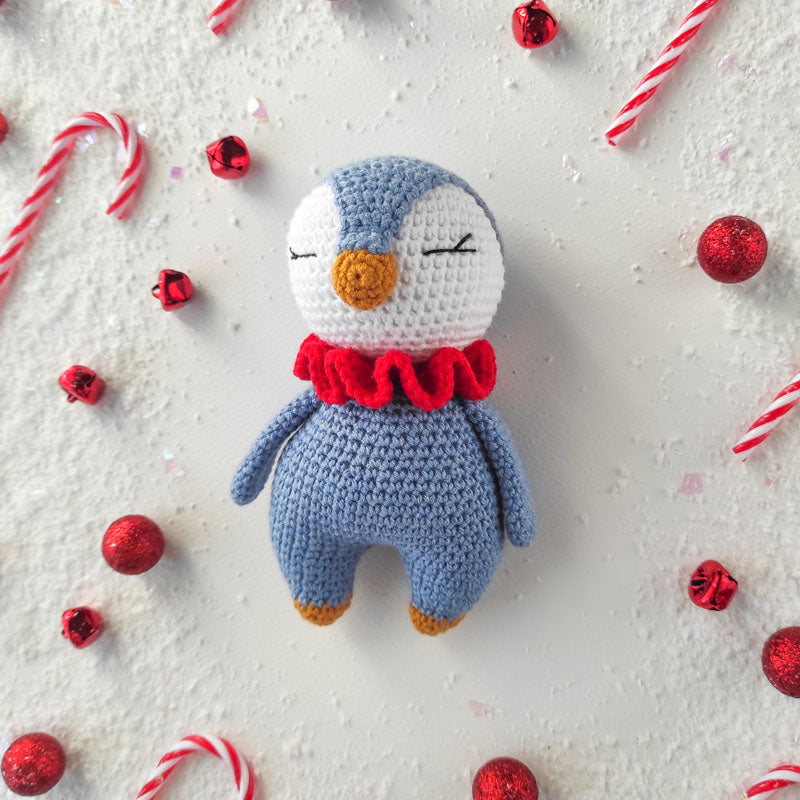 Πλεκτό Κουκλάκι Μπλε Πιγκουίνος - Χειροποίητο Χριστουγεννιάτικο Δώρο για Μωρά και Παιδιά - Ύψος 14εκ