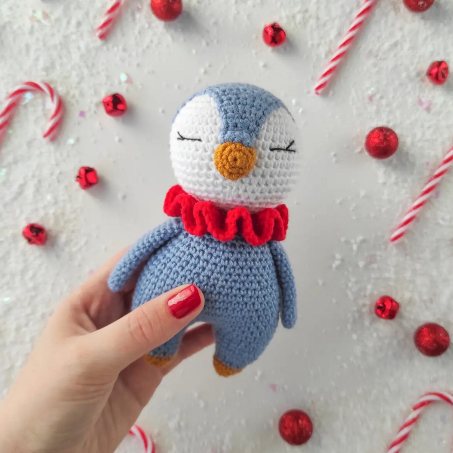 Πλεκτό Κουκλάκι Μπλε Πιγκουίνος - Χειροποίητο Χριστουγεννιάτικο Δώρο για Μωρά και Παιδιά - Ύψος 14εκ
