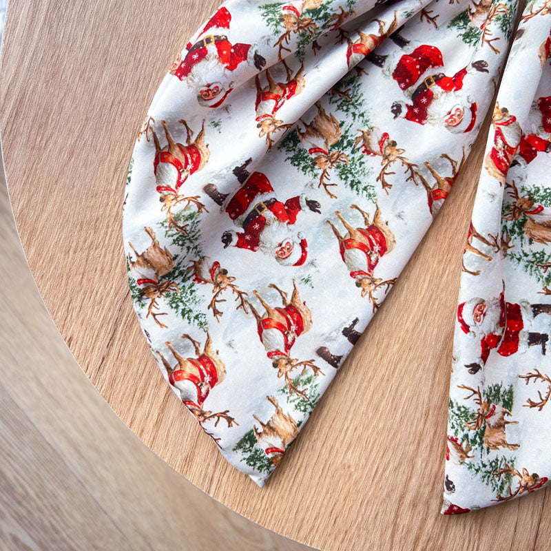 Μπεζ Φιόγκος με τον Άγιο Βασίλη - Διακοσμητικός Χειροποίητος Υφασμάτινος Φιόγκος - Ύψος 45εκ Μήκος 30εκ