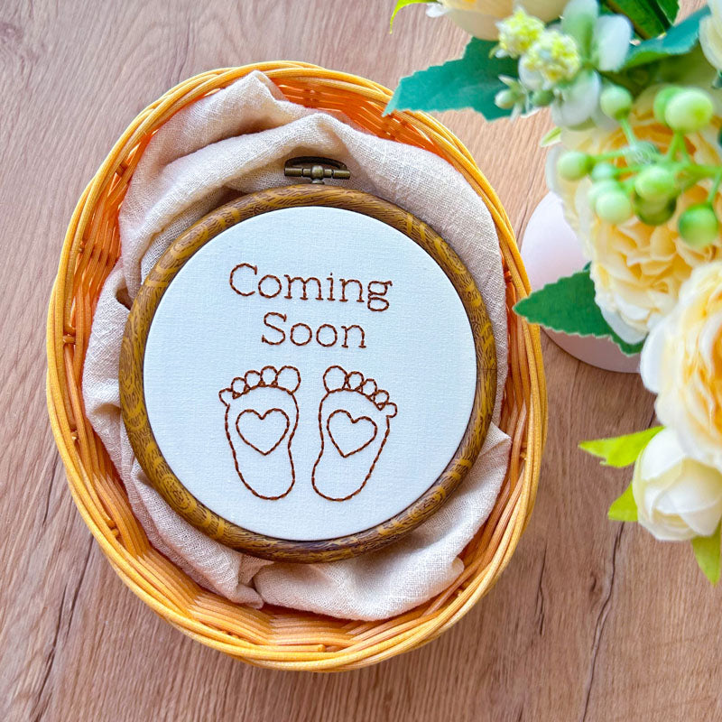 Vintage Βρεφικό Τελάρο Κεντήματος "Coming Soon", διάμετρος 13,5εκ