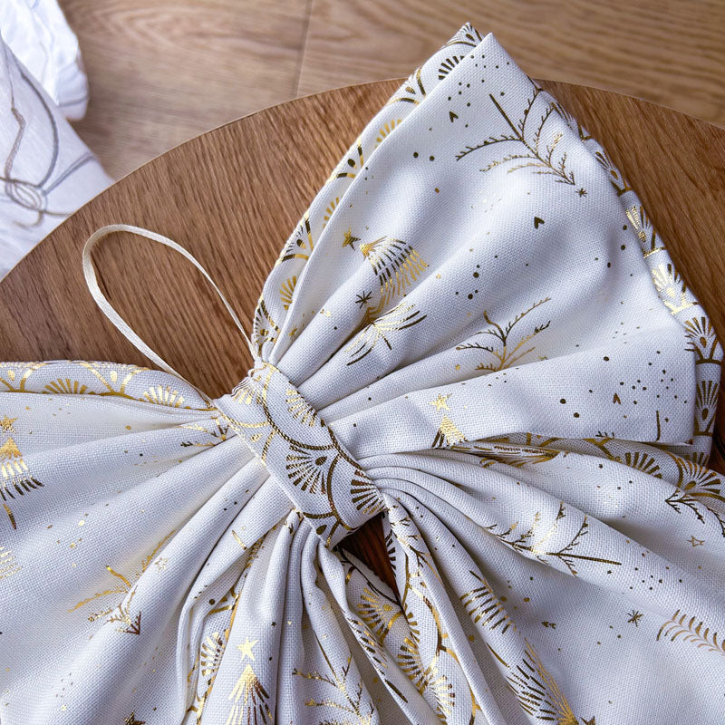 Λευκό ύφασμα καμβάς με χρυσά μεταλλιζέ σχέδια - Διακοσμητικός Χειροποίητος Υφασμάτινος Φιόγκος - Ύψος 47εκ Μήκος 30εκ