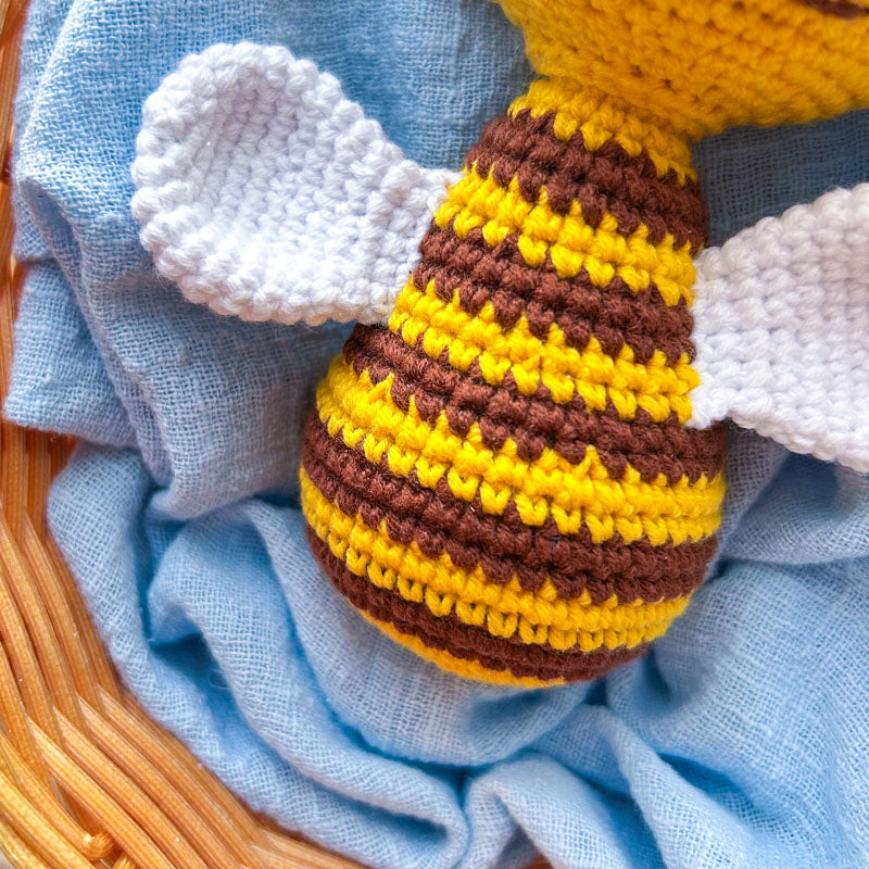 Πλεκτό κουκλάκι amigurumi μέλισσα κίτρινη, ύψος 14εκ