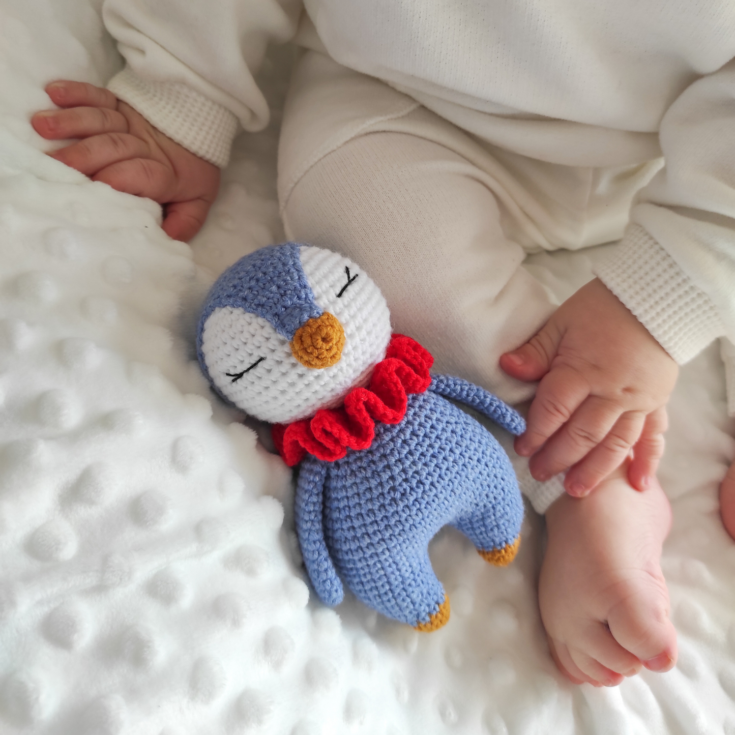 Πλεκτό Κουκλάκι Μπλε Πιγκουίνος - Χειροποίητο Χριστουγεννιάτικο Δώρο για Μωρά και Παιδιά - Ύψος 14εκ