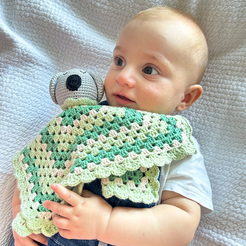 Πλεκτό Νάνι / Πανάκι Παρηγοριάς Γκρι Κοάλα σε Πράσινες Αποχρώσεις