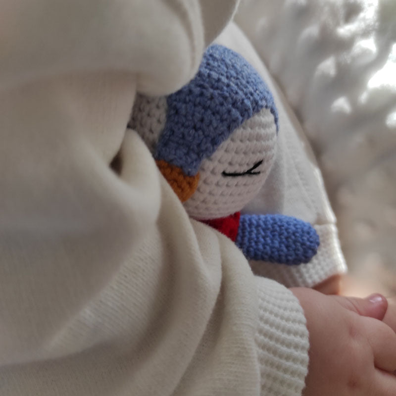 Πλεκτό Κουκλάκι Μπλε Πιγκουίνος - Χειροποίητο Χριστουγεννιάτικο Δώρο για Μωρά και Παιδιά - Ύψος 14εκ