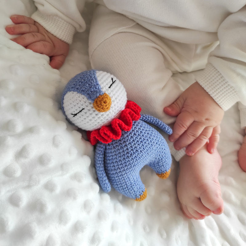 Πλεκτό Κουκλάκι Μπλε Πιγκουίνος - Χειροποίητο Χριστουγεννιάτικο Δώρο για Μωρά και Παιδιά - Ύψος 14εκ