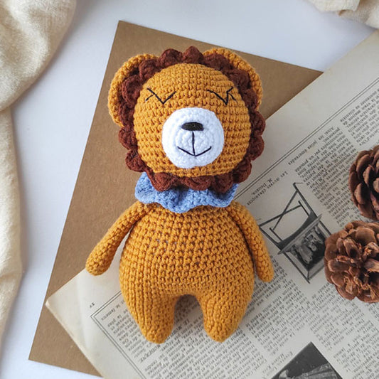 Πλεκτό κουκλάκι amigurumi λιοντάρι σε μουσταρδί χρώμα, ύψος 15εκ