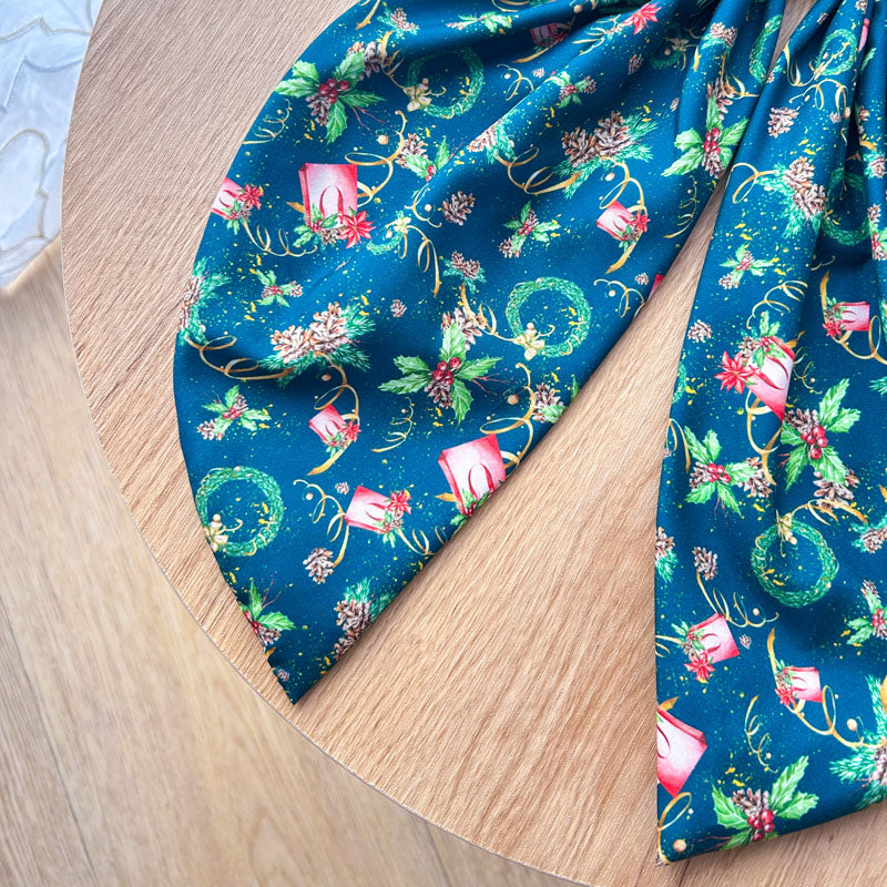 Πράσινος Φιόγκος "Τσάντες με Δώρα" - Διακοσμητικός Χειροποίητος Υφασμάτινος Φιόγκος - Ύψος 45εκ Μήκος 30εκ