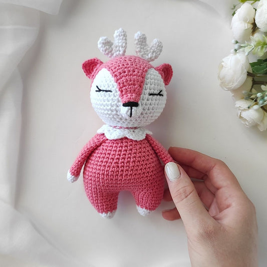 Πλεκτό κουκλάκι amigurumi φούξια ελάφι, ύψος 16εκ