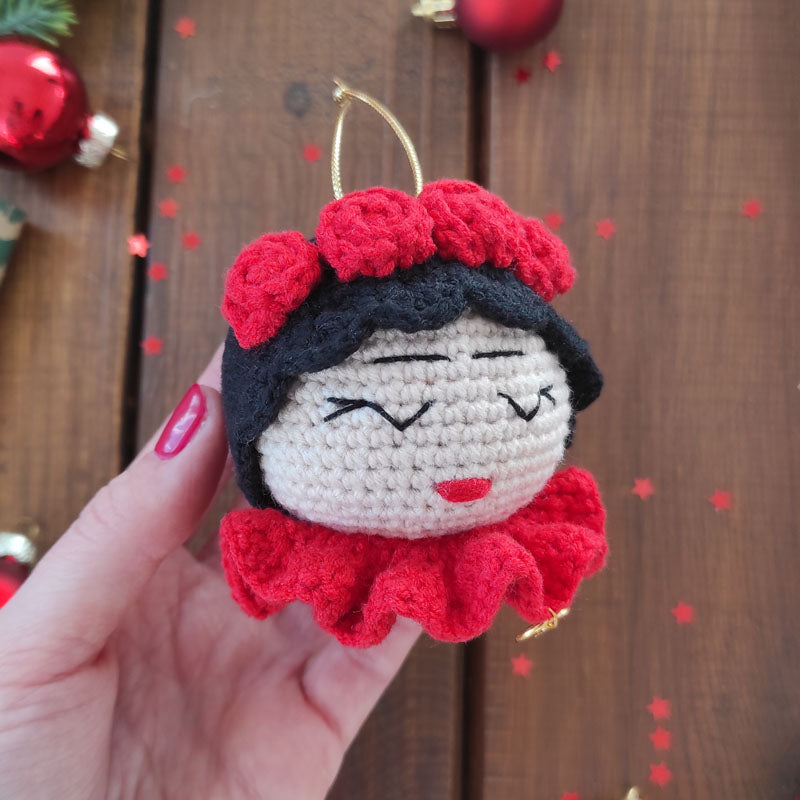 Πλεκτό Χριστουγεννιάτικο Στολίδι / Γούρι Κοριτσάκι Φρίντα - Ύψος 11εκ