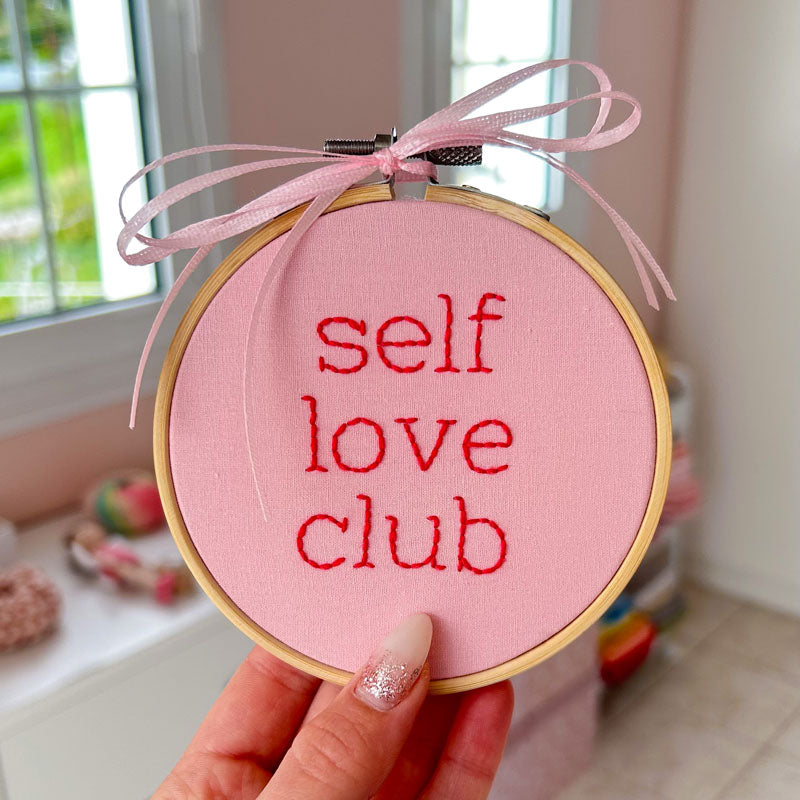 "Self Love Club" Διακοσμητικό Tελάρο Kεντήματος για τον Άγιο Βαλεντίνο