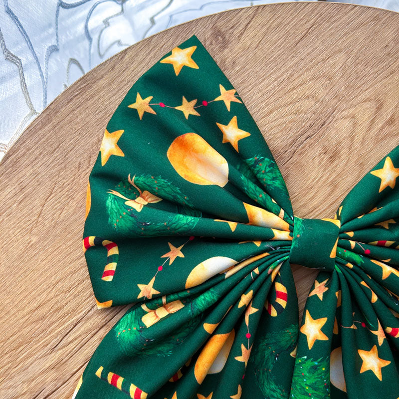 Πράσινος Φιόγκος με Χριστουγεννιάτικα Μοτίβα - Διακοσμητικός Χειροποίητος Υφασμάτινος Φιόγκος - Ύψος 45εκ Μήκος 30εκ