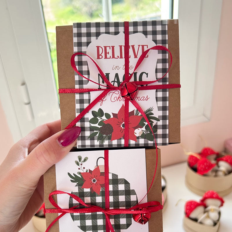 Πλεκτό Χριστουγεννιάτικο Στολίδι / Γούρι Κοριτσάκι Φρίντα - Ύψος 11εκ